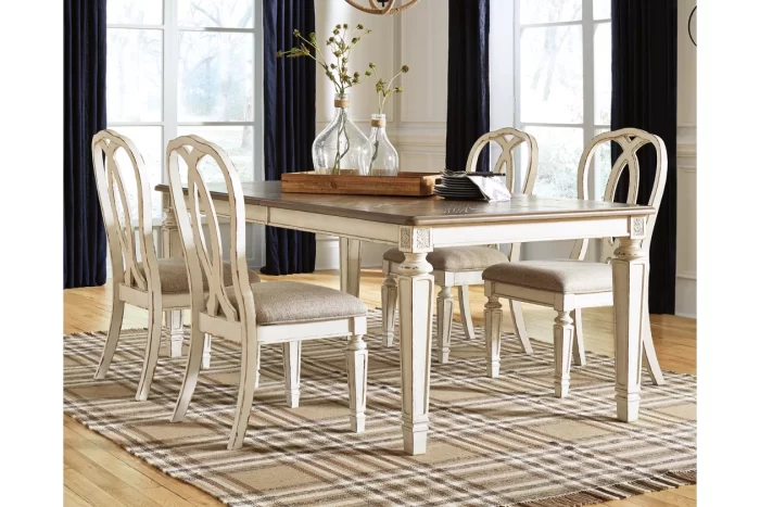 Realyn Dining Table Set