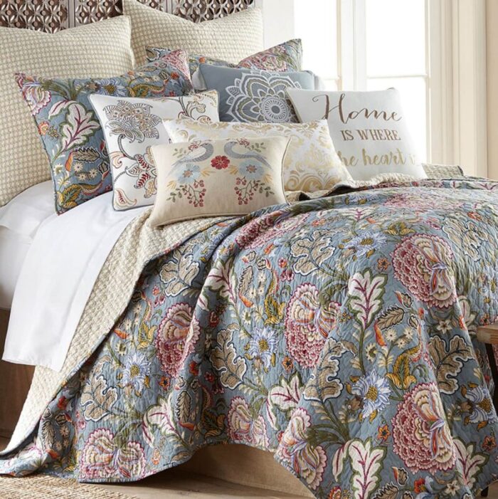 Angelica Queen Quilt Set