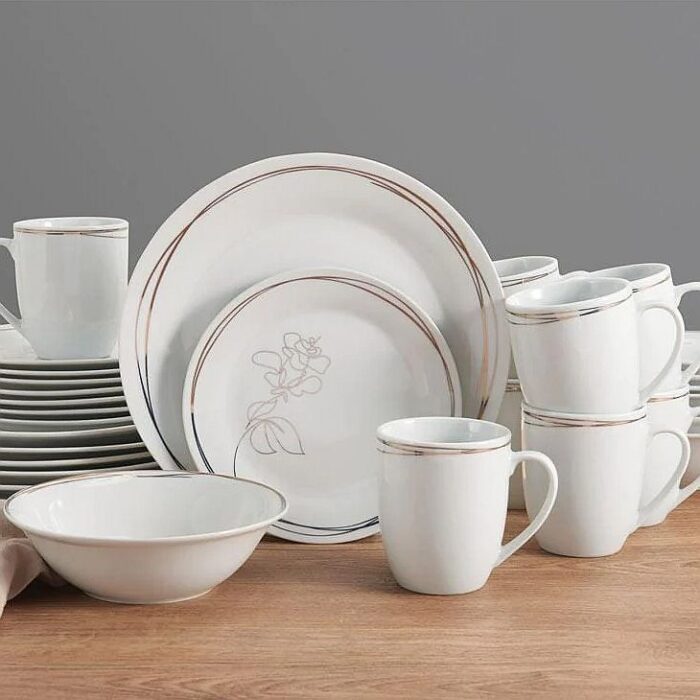 Love Blooms 32 Piece Dinnerware Set