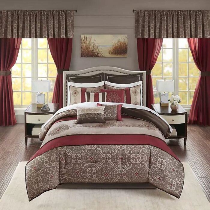 Madison Park Essentials Delaney Comforter Set